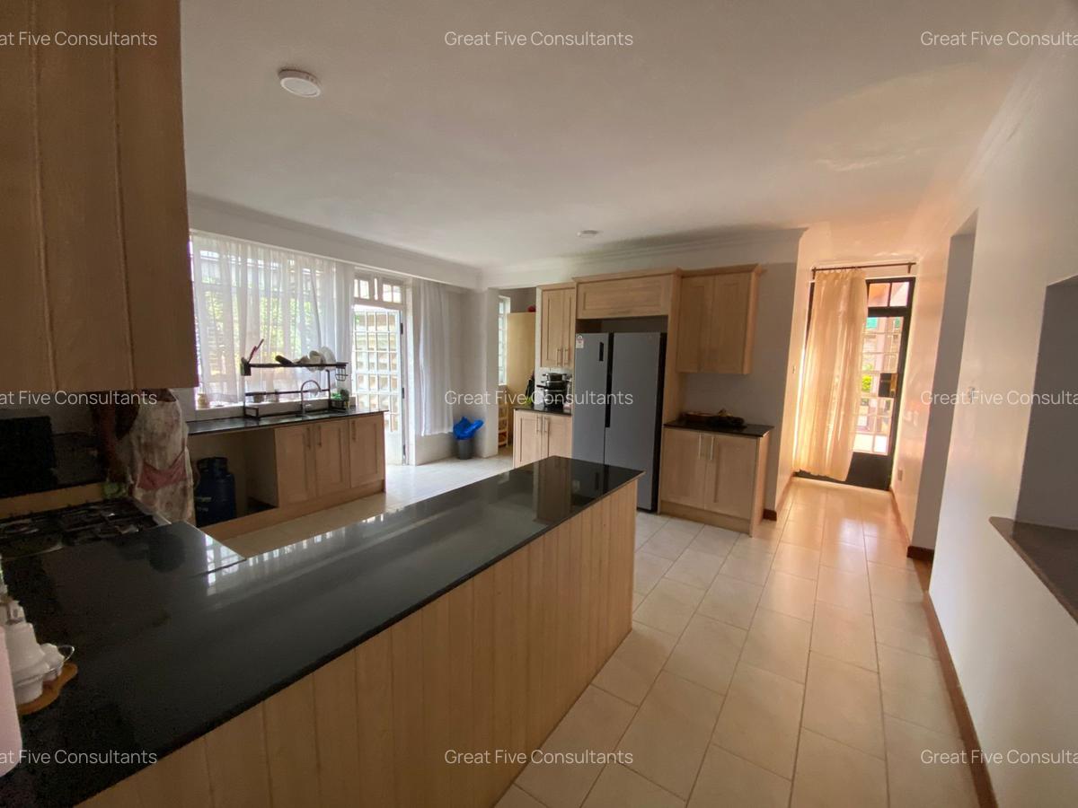 5 Bed House with En Suite in Runda - 6