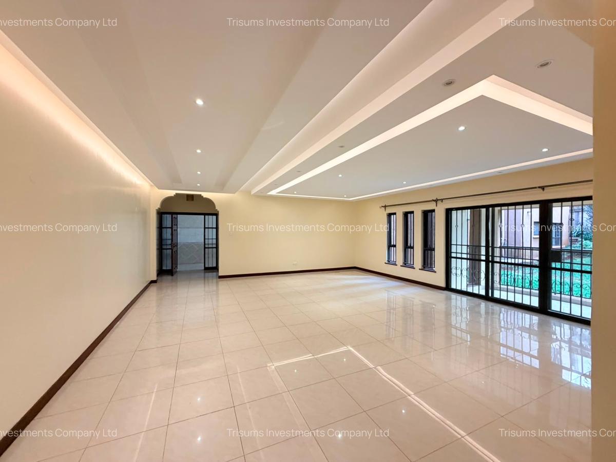4 Bed Apartment with En Suite in Brookside - 4
