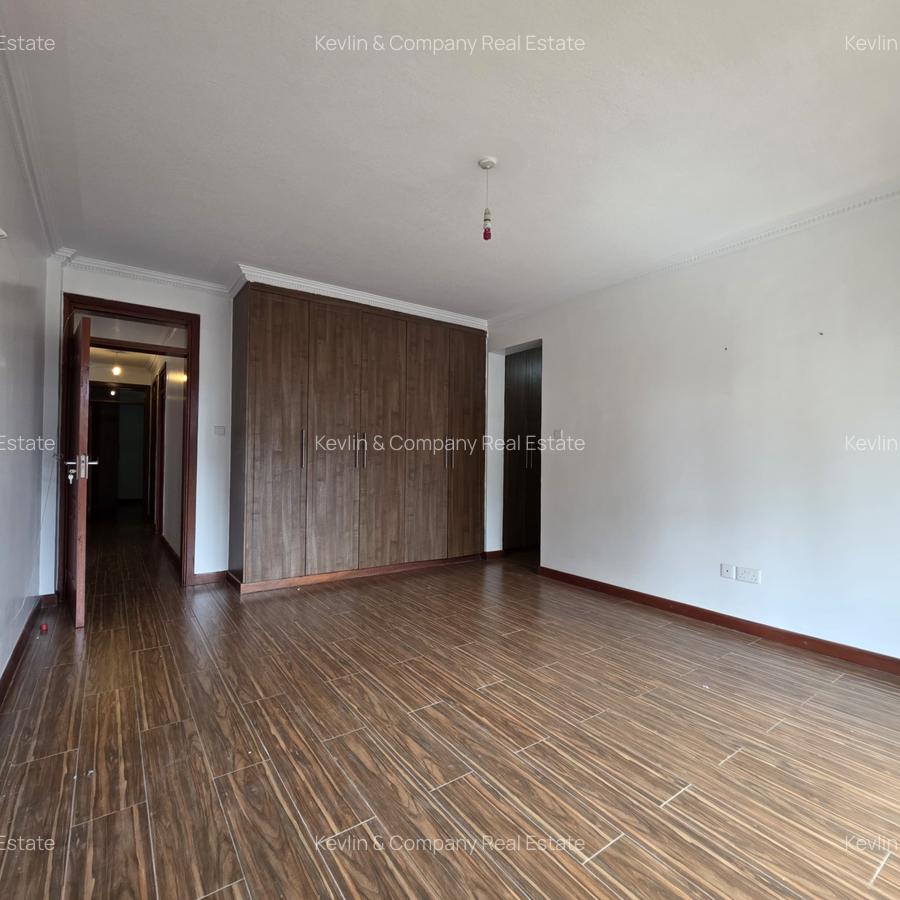 3 Bed Apartment with En Suite in Riverside - 9