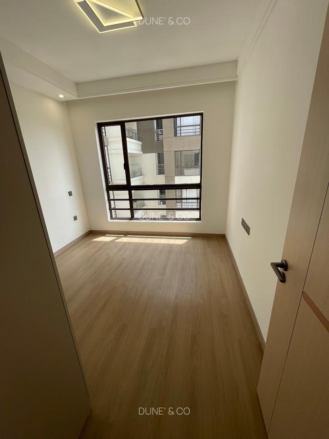 3 Bed Apartment with En Suite in Riverside - 10