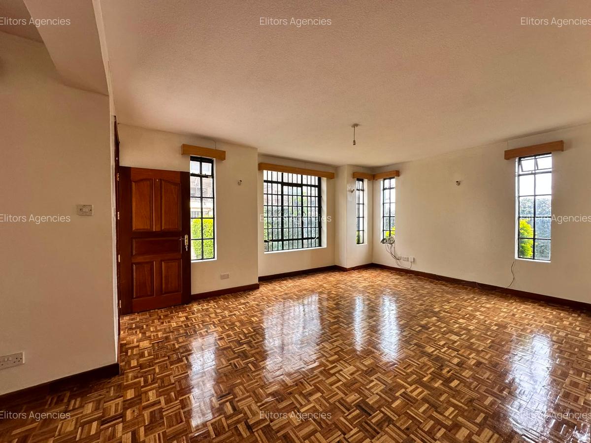 4 Bed Townhouse with En Suite at Kirawa Road - 3
