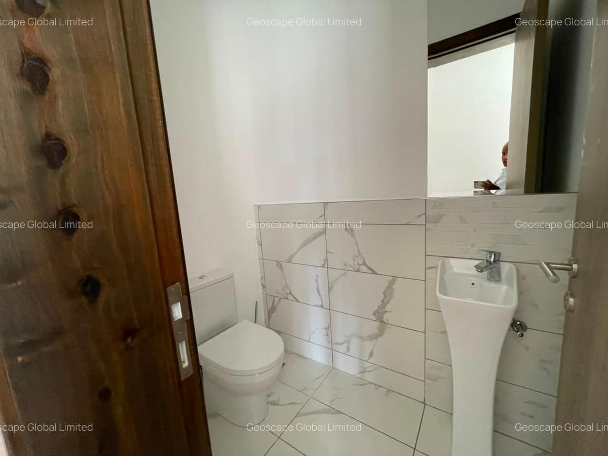2 Bed Apartment with En Suite in Rosslyn - 8