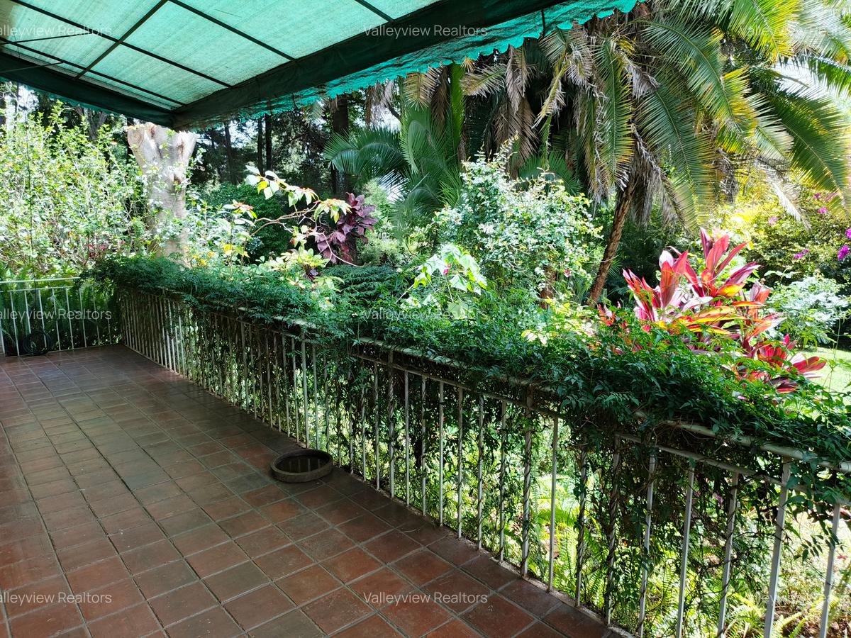 3 Bed House with En Suite at Lavington - 1