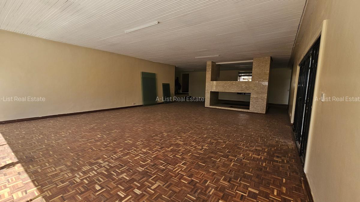 2,000 ft² Office with Service Charge Included at Kabarsiran - 8