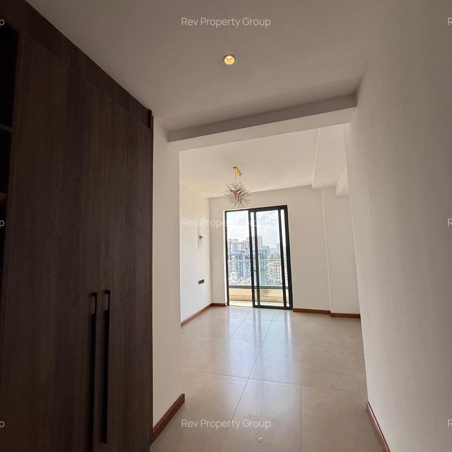 4 Bed Apartment with En Suite in Riverside - 9
