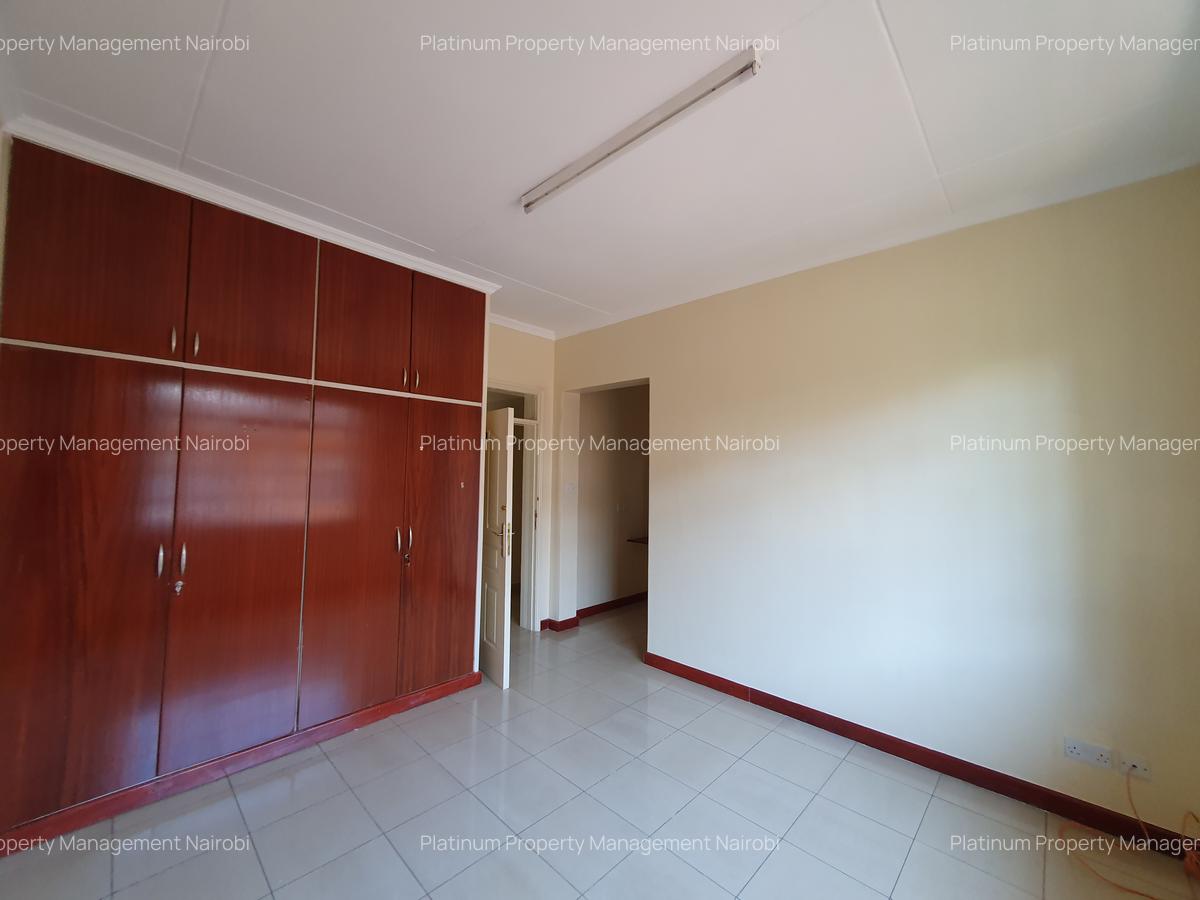 4 Bed Apartment with En Suite in General Mathenge - 13