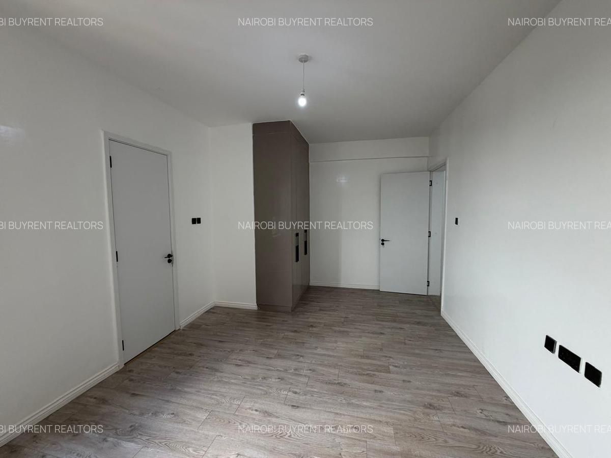 4 Bed Apartment with En Suite in Parklands - 8