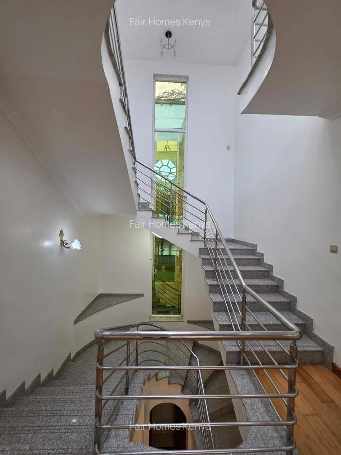4 Bed Townhouse with En Suite at Riverside Drive - 3