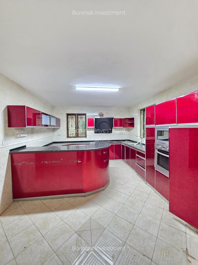 4 Bed Townhouse with En Suite at Lavington Green - 2