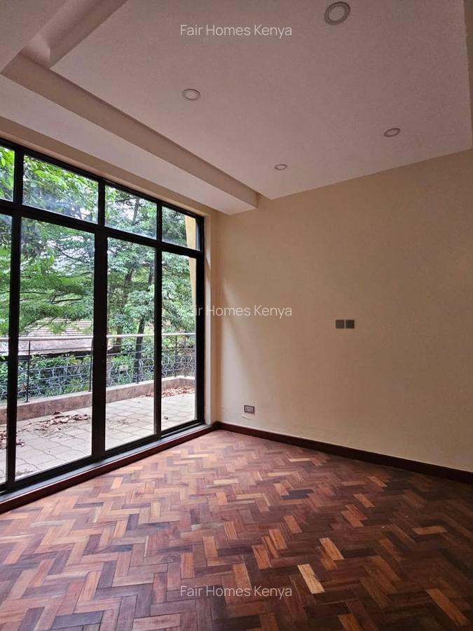 5 Bed Townhouse with En Suite at Lavington Green - 5