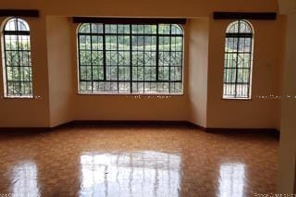 5 Bed Villa with En Suite in Lavington - 6