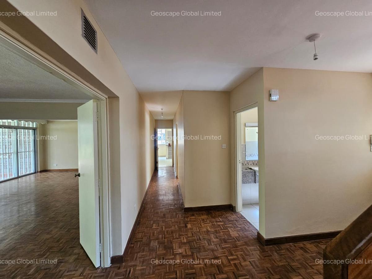 4 Bed House with En Suite in Spring Valley - 4