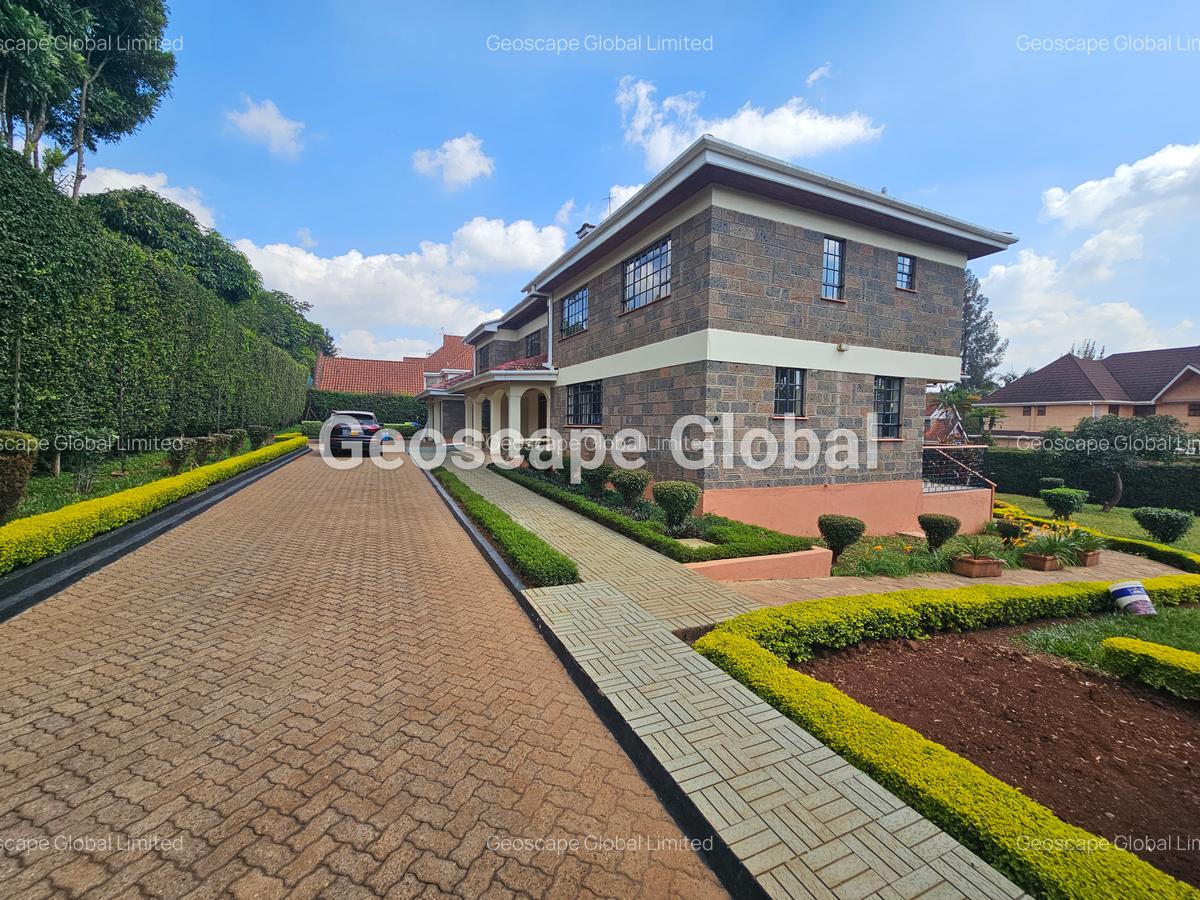 5 Bed House with En Suite in Runda - 10