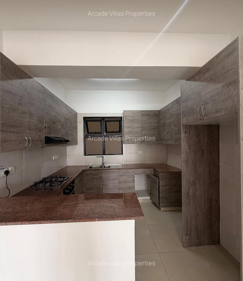 2 Bed Apartment with En Suite in Westlands Area - 4