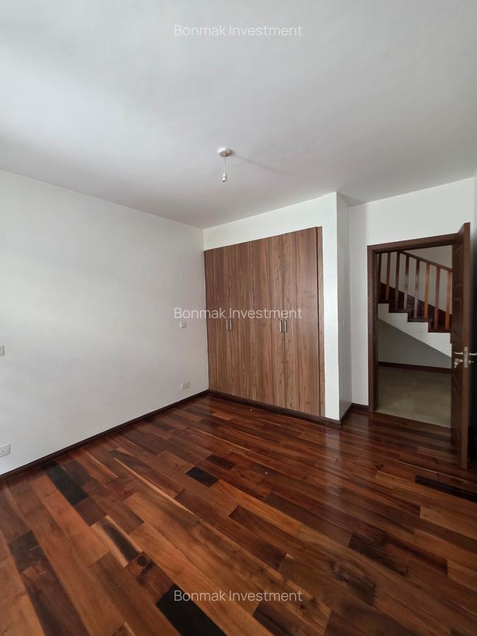 5 Bed Townhouse with En Suite at Lavington Green - 9