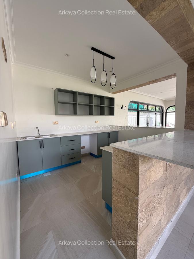 5 Bed House with En Suite in Runda - 19