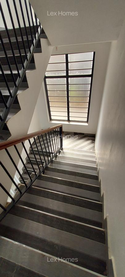 4 Bed House with En Suite at Rimpa Road - 6