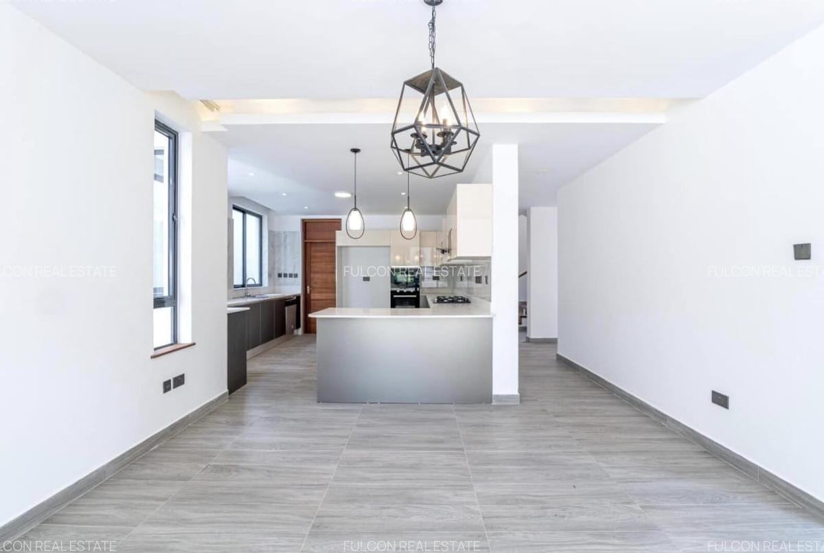 5 Bed Villa with En Suite in Lavington - 11