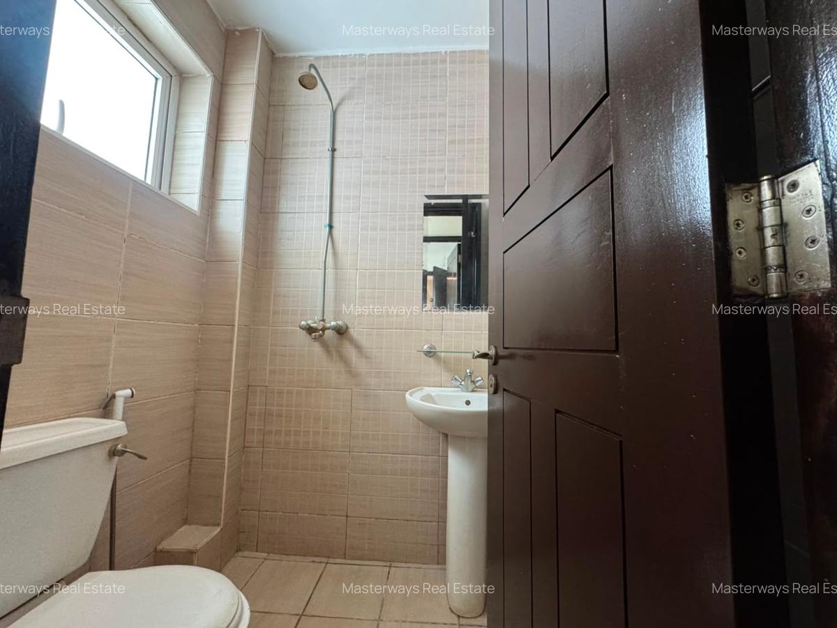 3 Bed Apartment with En Suite in Riverside - 5
