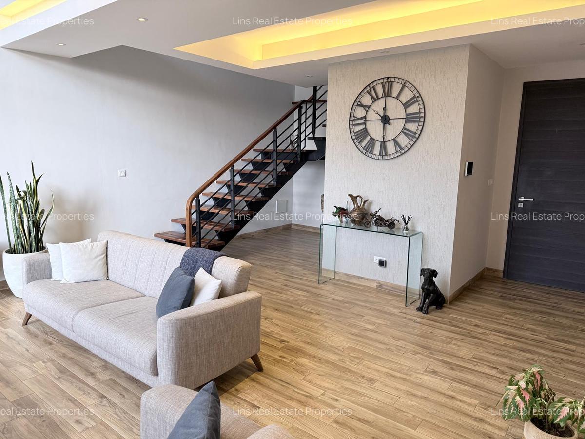 Serviced 4 Bed Apartment with En Suite in Riverside - 11