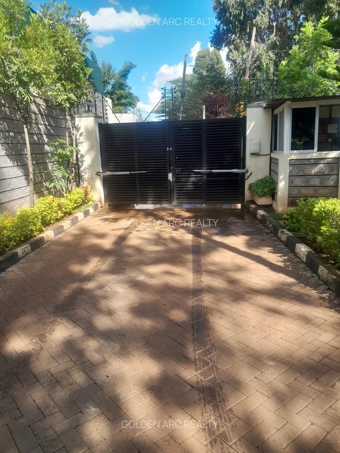 5 Bed Townhouse with En Suite in Karen - 6
