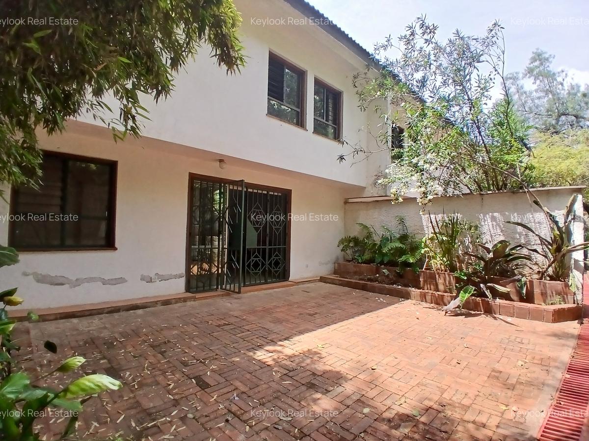 2 Bed Townhouse with En Suite at Off Mandera Road - 10