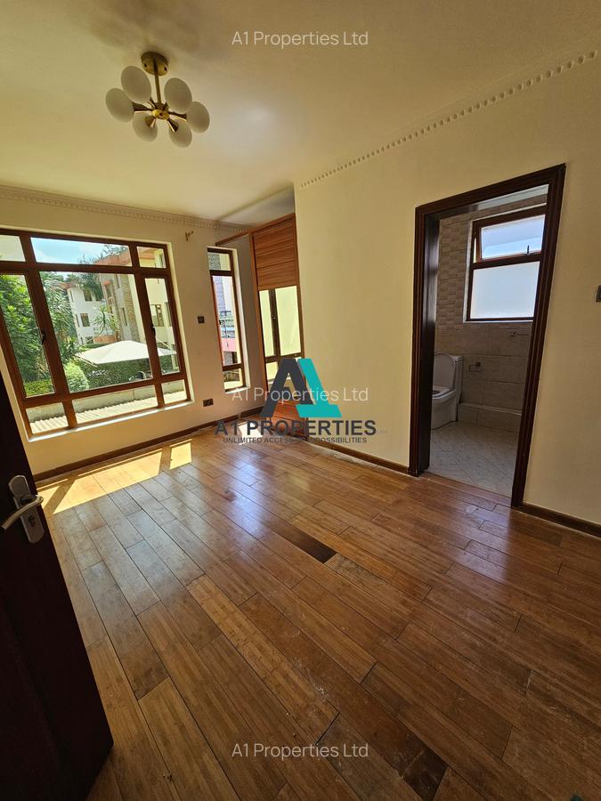 5 Bed Townhouse with En Suite in Lavington - 8