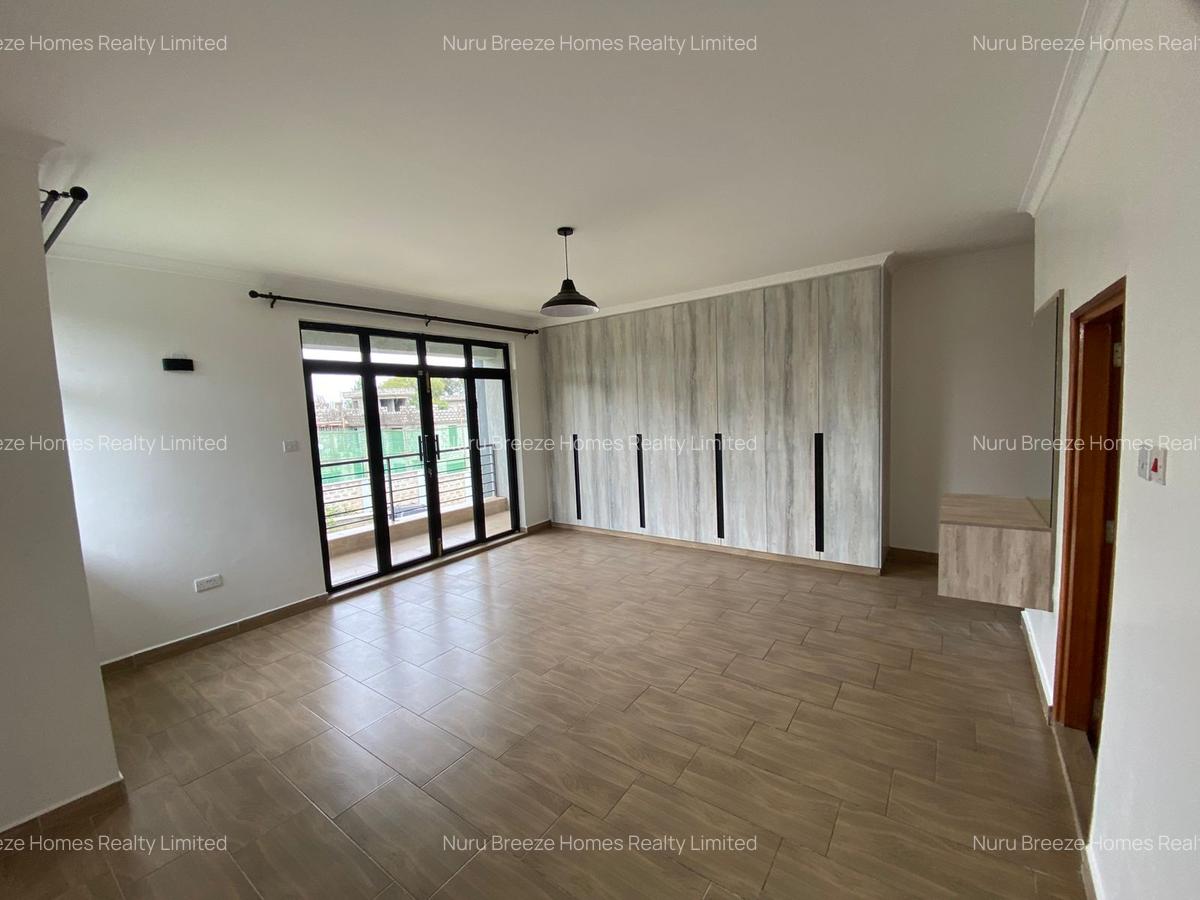 4 Bed Townhouse with En Suite in Ridgeways - 13