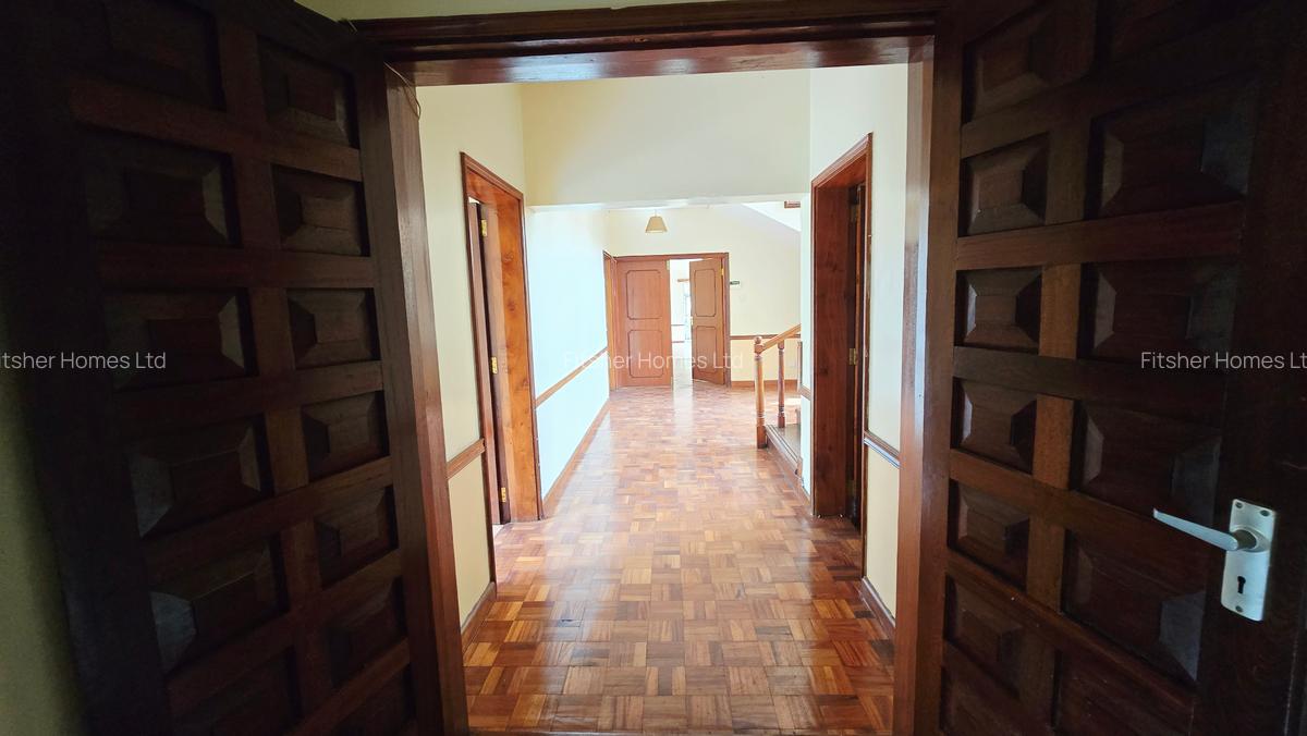 5 Bed House with En Suite in Runda - 19