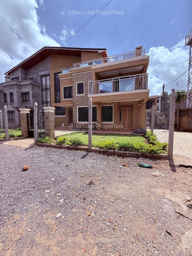 5 Bed Townhouse with En Suite in Ridgeways - 1