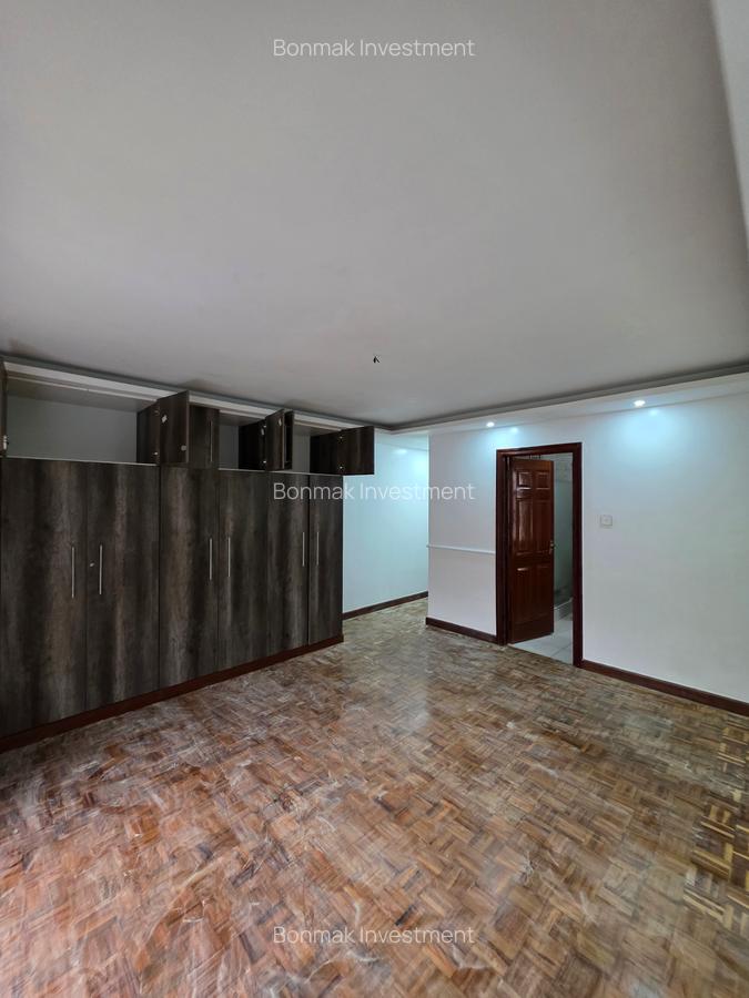 4 Bed Townhouse with En Suite at Lavington-Valley Arcade - 20