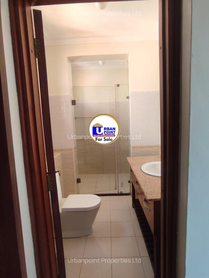 2 Bed Apartment with En Suite at Greenwood - 8