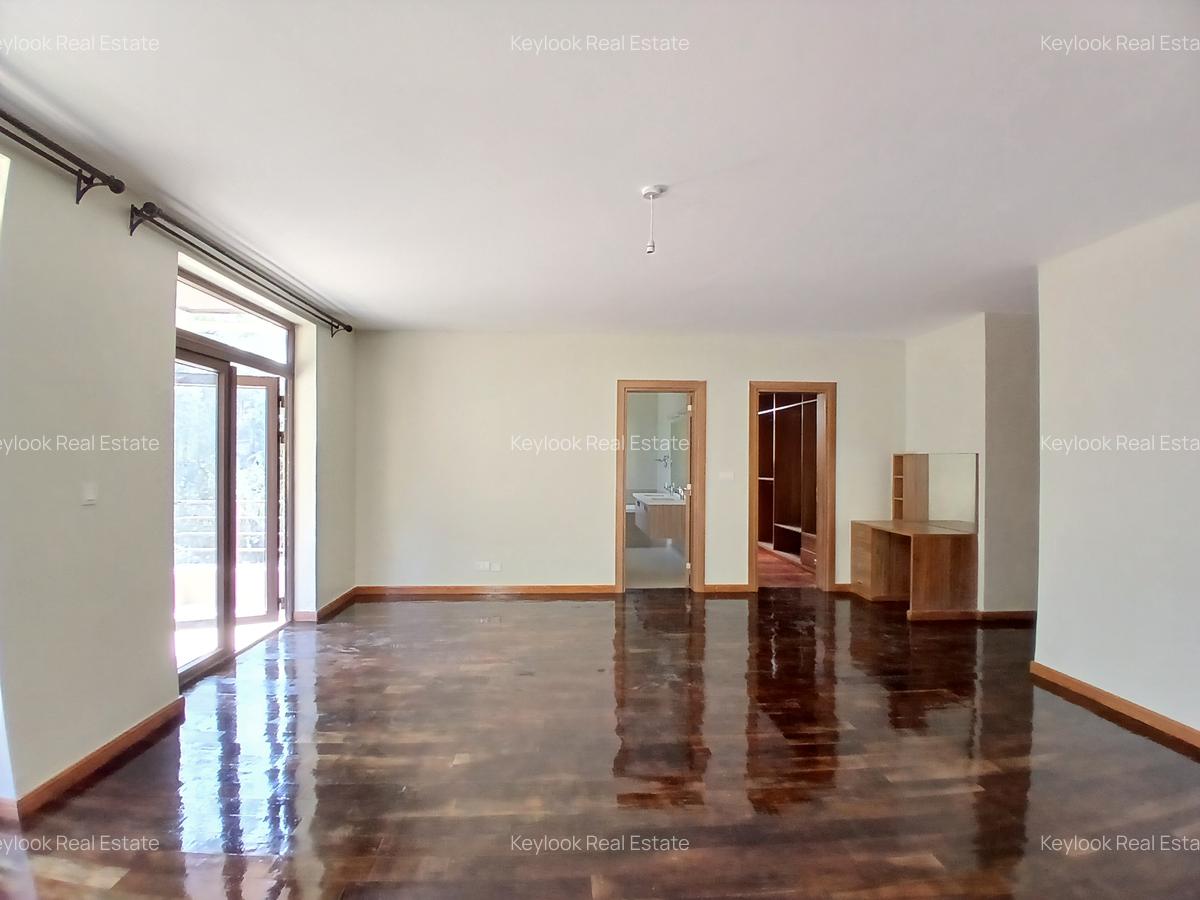 5 Bed Townhouse with En Suite at Lavington Green - 13