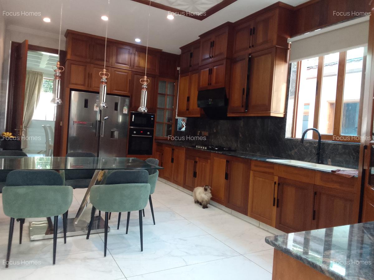 6 Bed Townhouse with En Suite in Lavington - 3