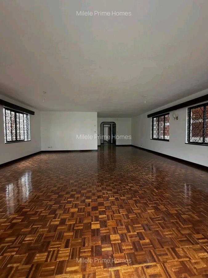 5 Bed Townhouse with En Suite at Off Ole Dume Road - 3