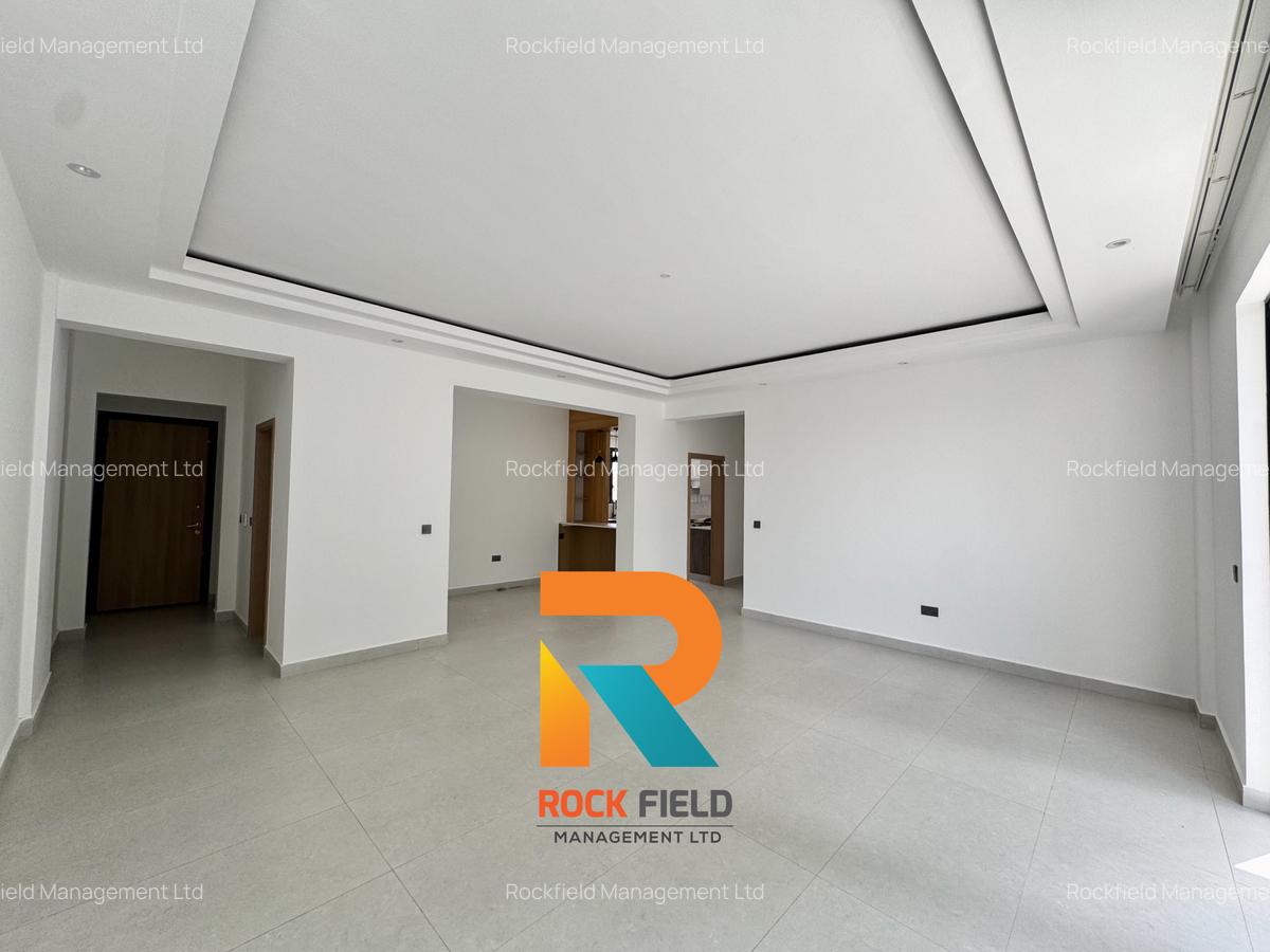 3 Bed Apartment with En Suite in Brookside - 1