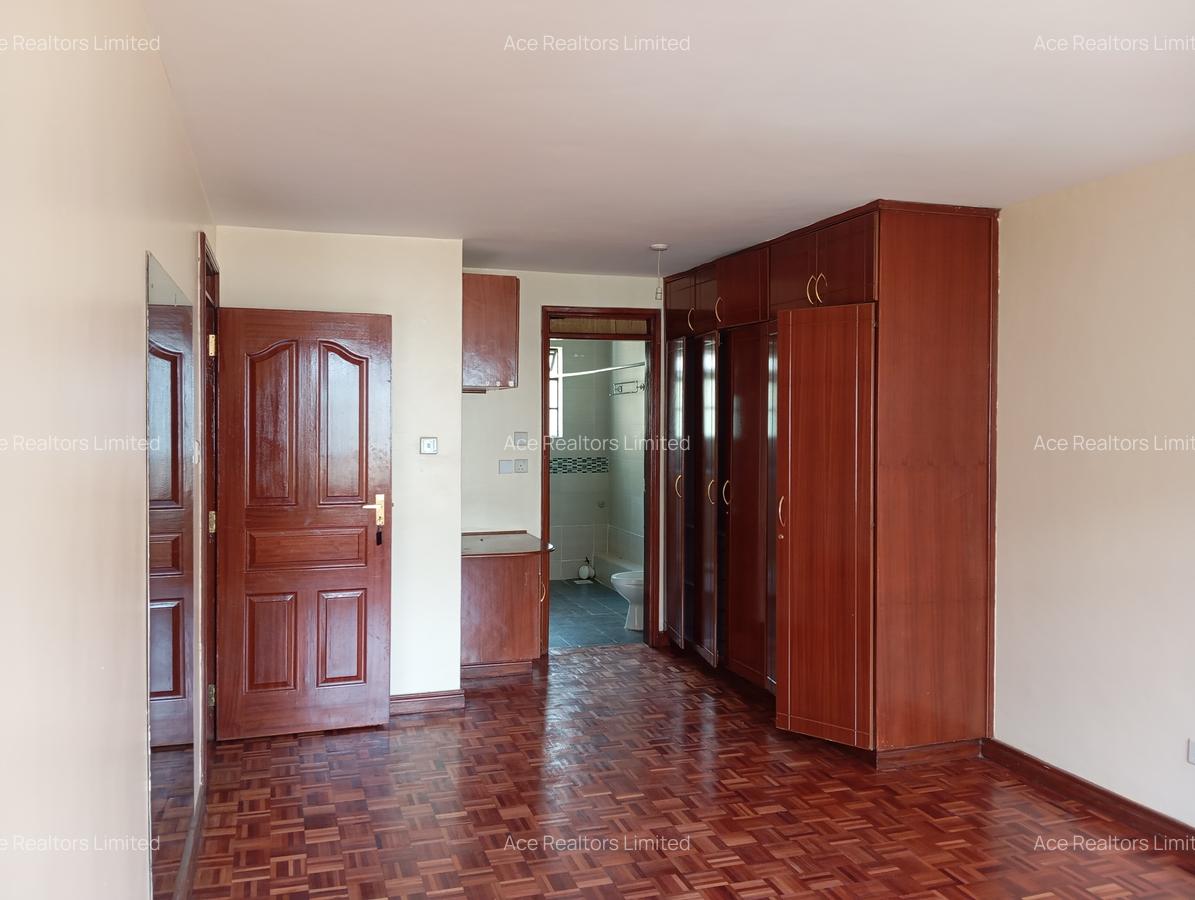 3 Bed Apartment with En Suite at Valley Arcade - 12