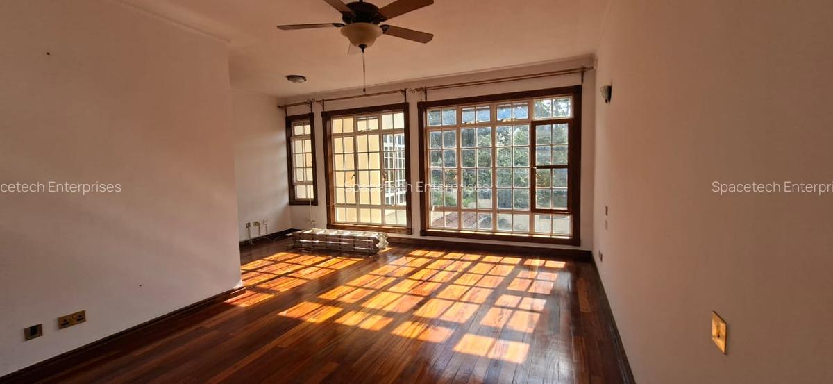 4 Bed Townhouse with En Suite in Kyuna - 5