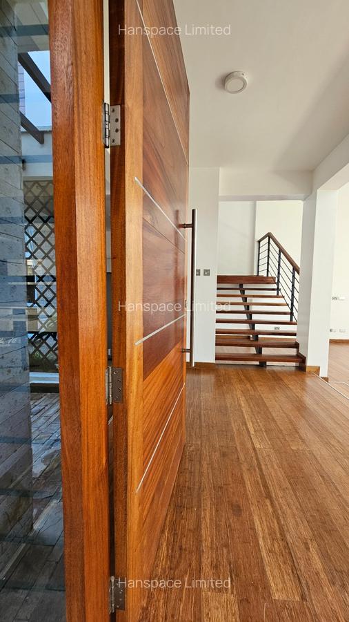 4 Bed Villa with En Suite in Lavington - 4