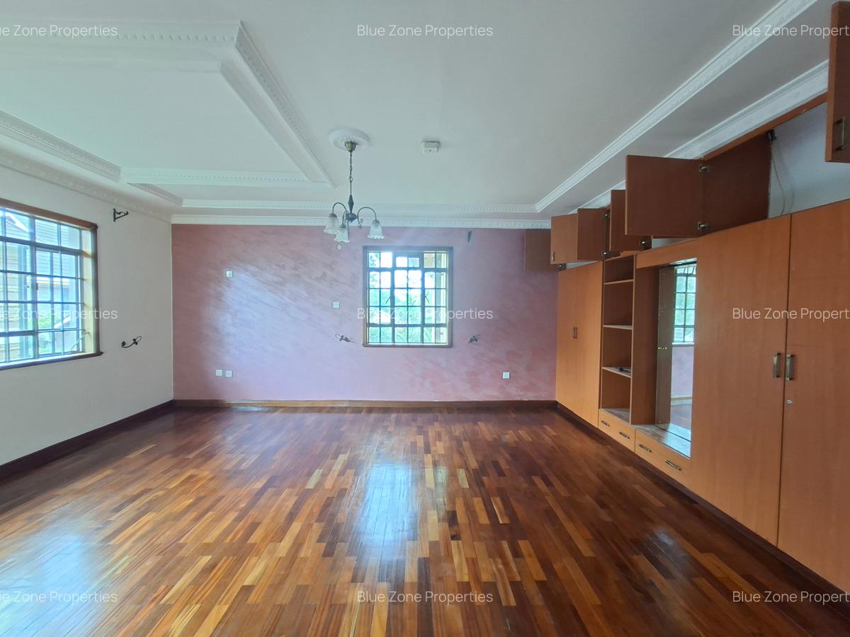 4 Bed House with En Suite in Runda - 9