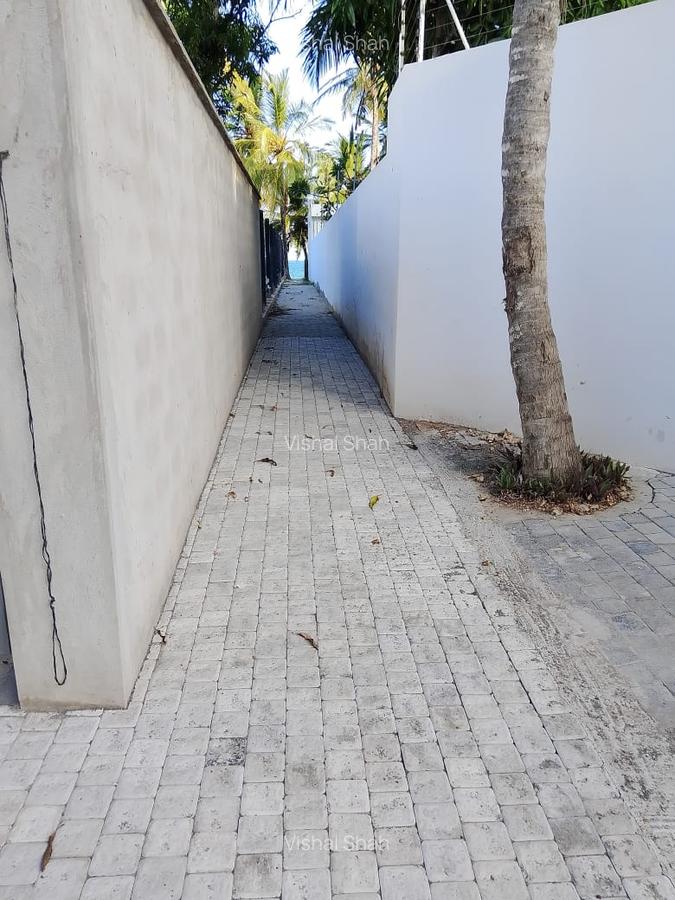 4 Bed Villa with En Suite at Bofa Road - 11