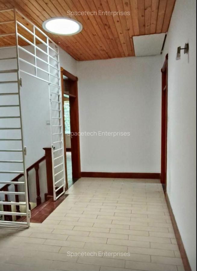 5 Bed Townhouse with En Suite in Rosslyn - 11