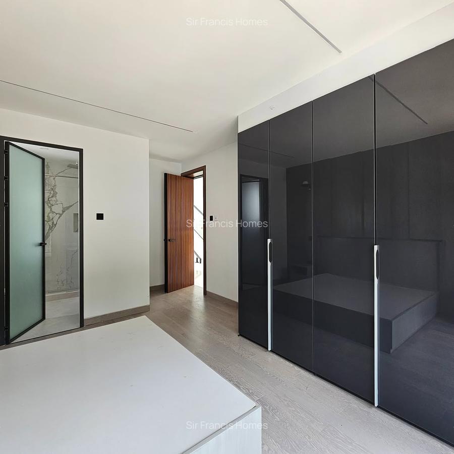 5 Bed Villa with En Suite at Mzima Springs - 5
