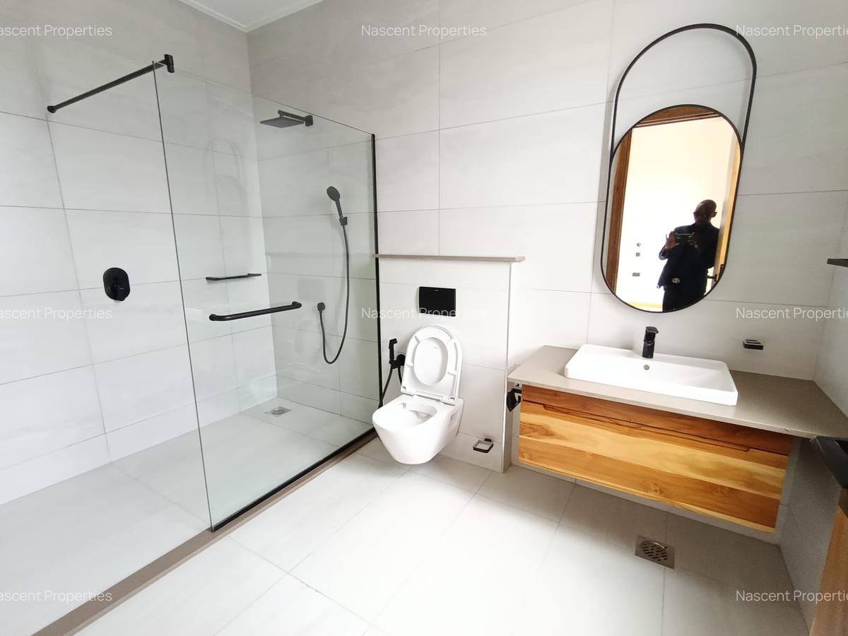 4 Bed House with En Suite in Loresho - 5
