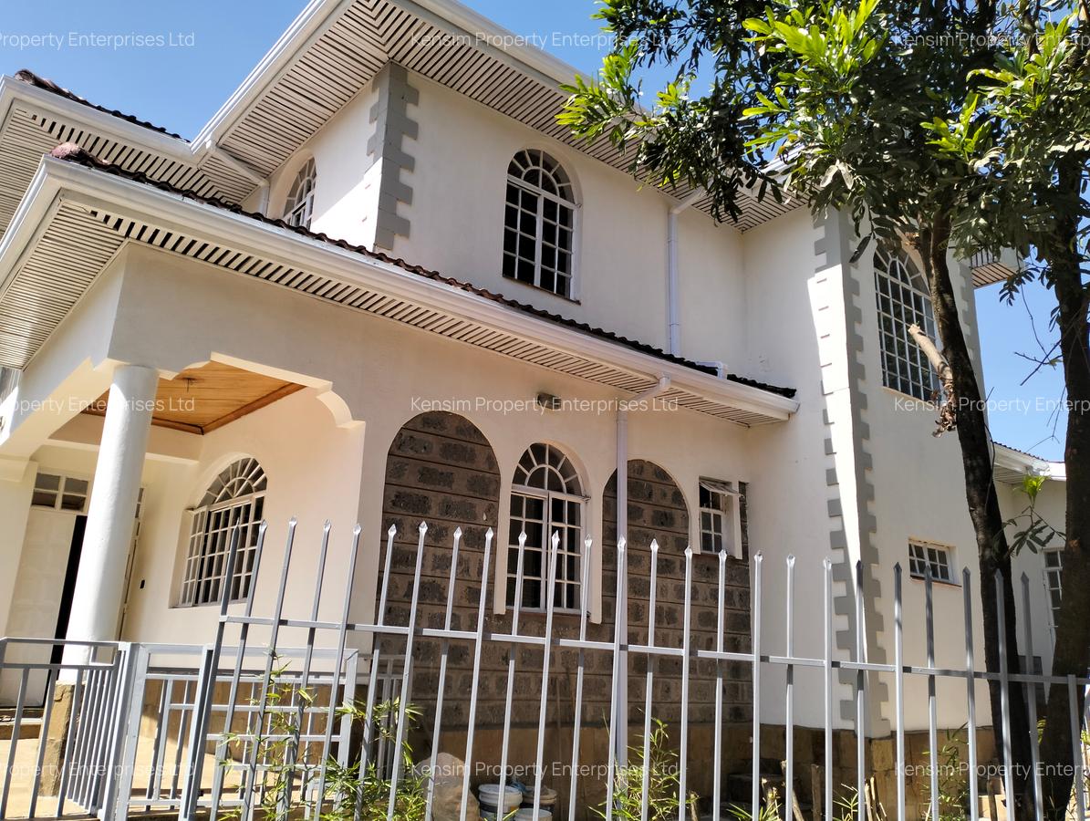 4 Bed Townhouse with En Suite in Lavington - 1