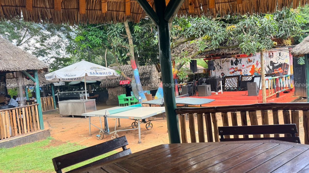 Commercial Property with Parking in Lavington - 13