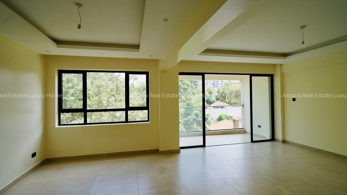 3 Bed Apartment with En Suite at 2026-429 - 4
