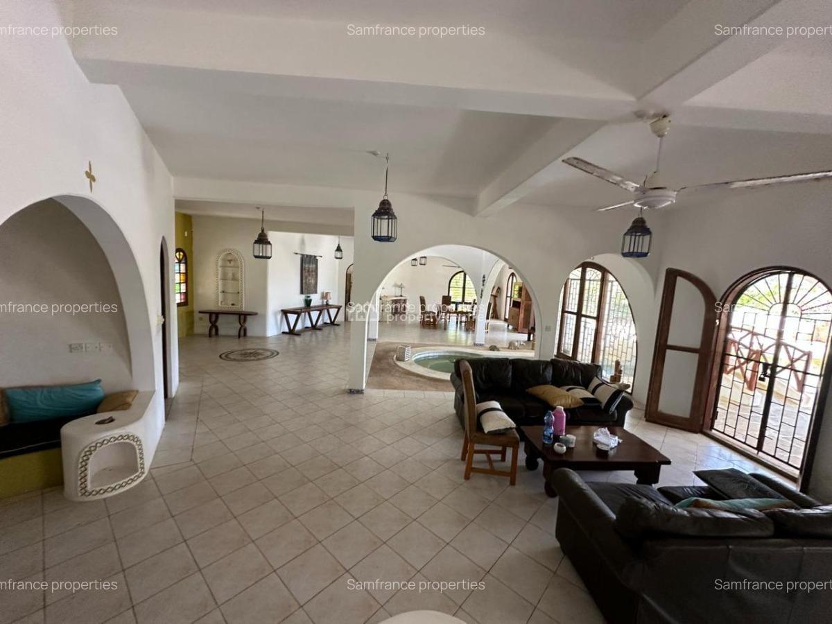 4 Bed Villa with En Suite at Watamu - 9