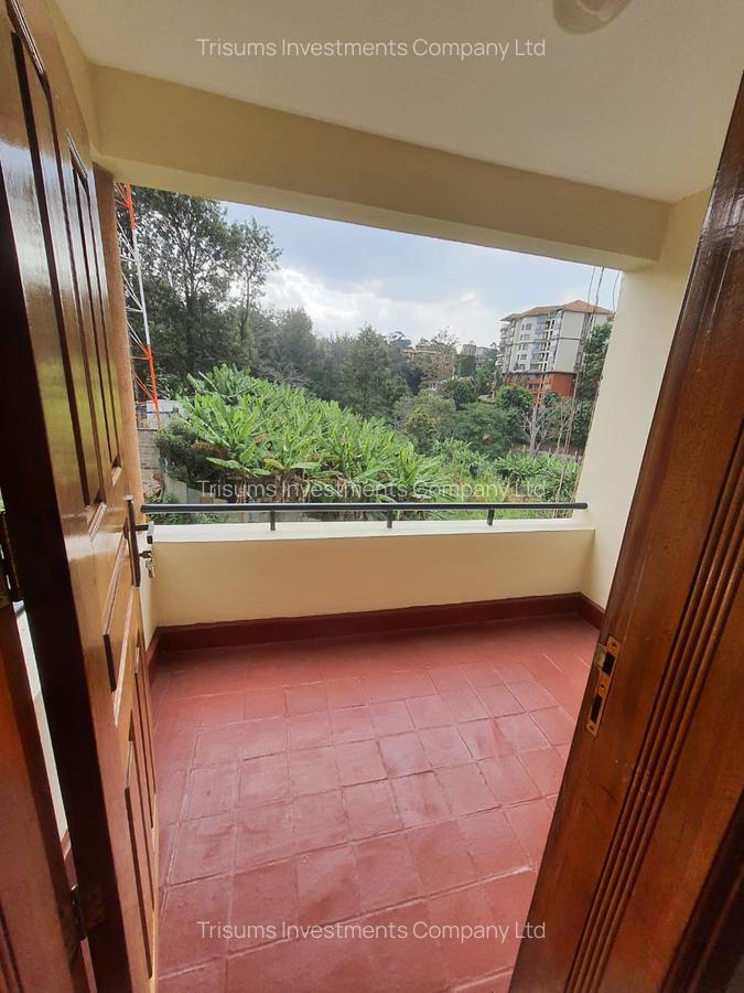 3 Bed Apartment with En Suite in Riverside - 14