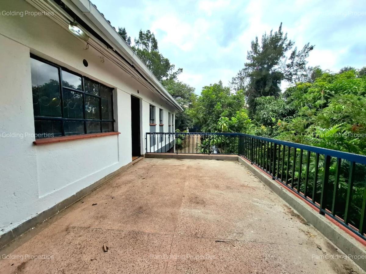 5 Bed House at Ridgeways Lane - 7